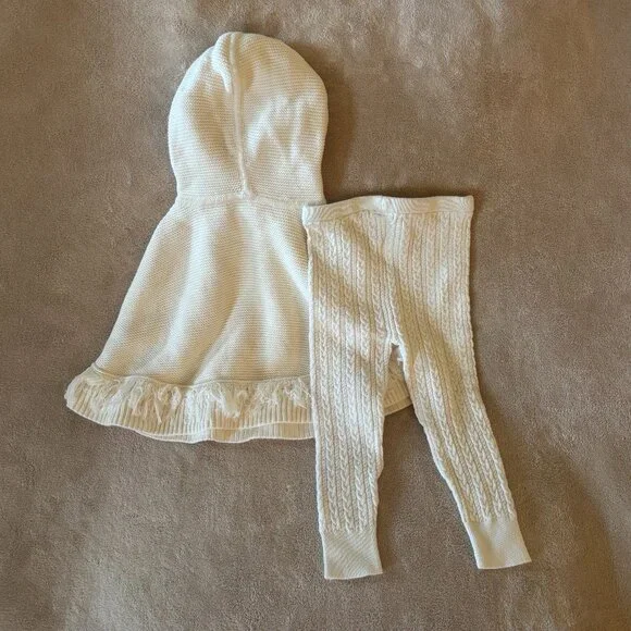 GAP Baby Girl's HOODED PONCHO and PANTS Size 18-24 Mth in color Cream - Picture 2 of 6